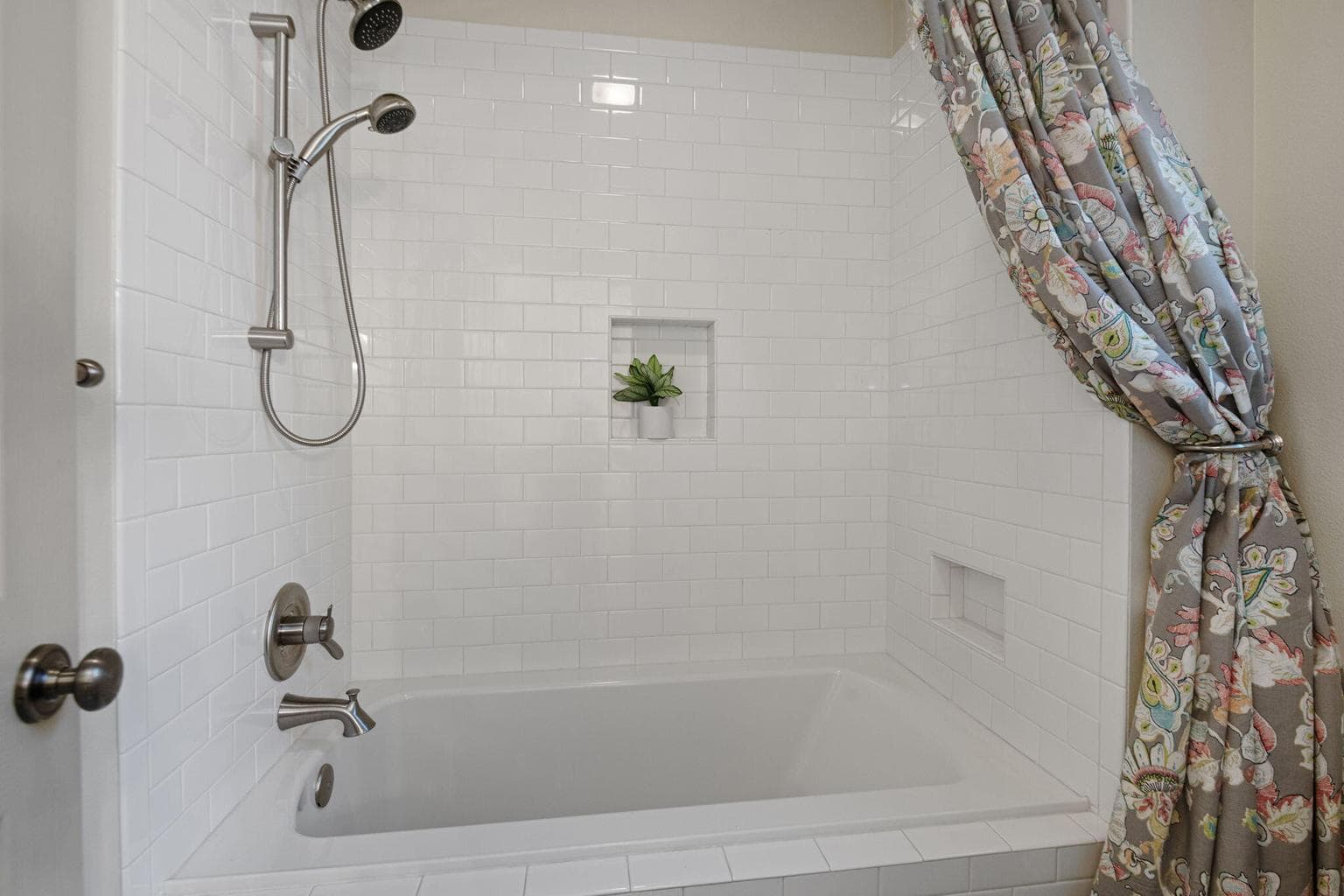 Tiled Shower/Tub Combo