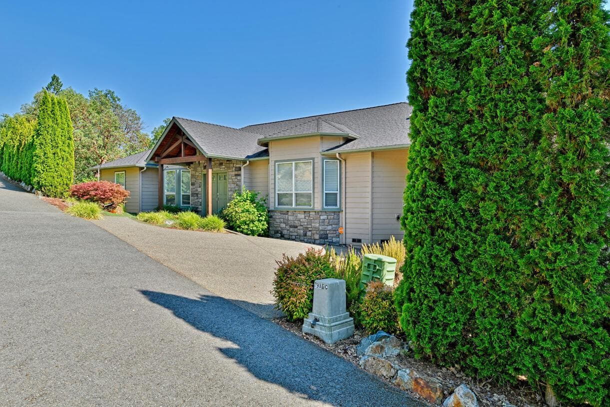 Photo of 1893 Sunview 4 of 60