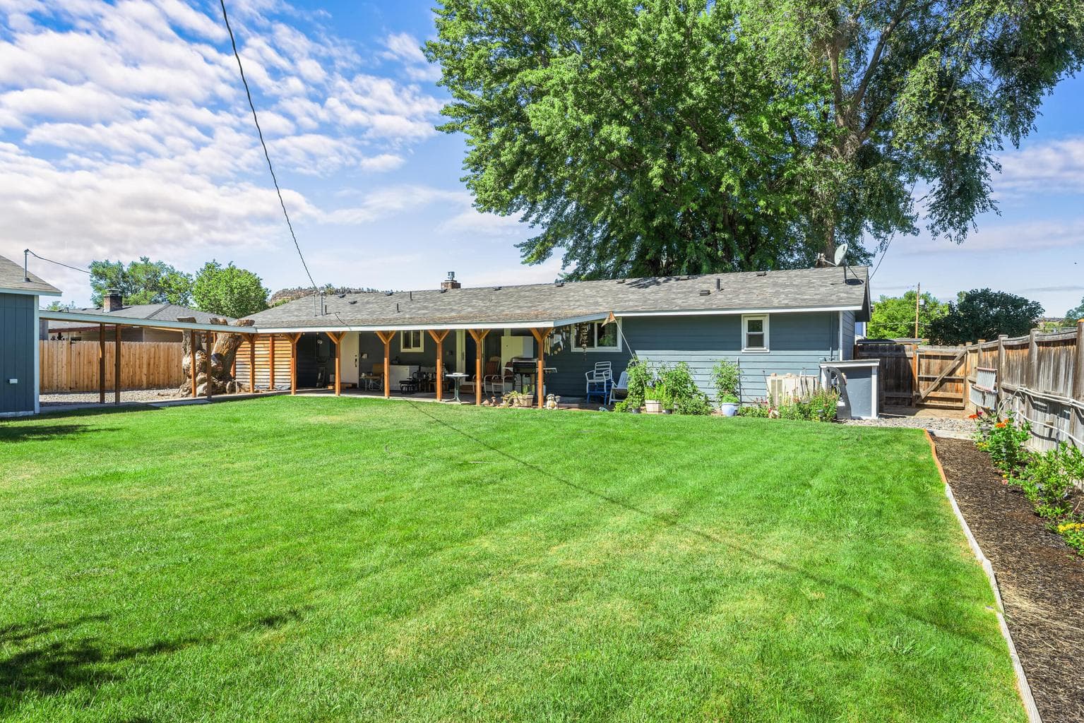 Photo of 552 SE Holly Street 17 of 28