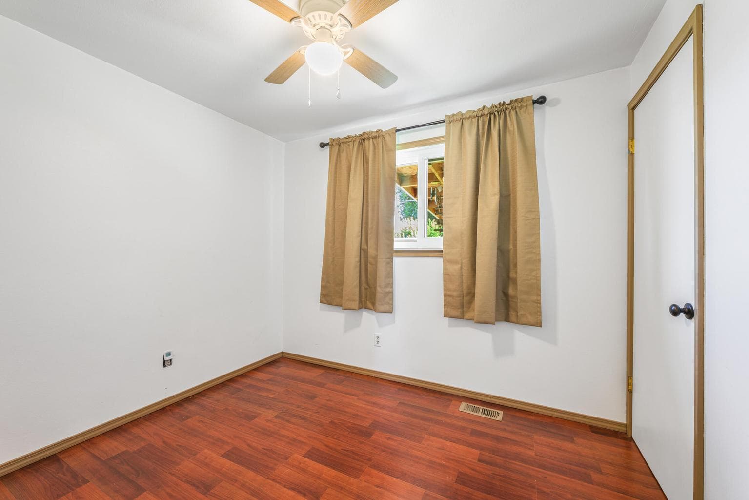 Photo of 552 SE Holly Street 11 of 28