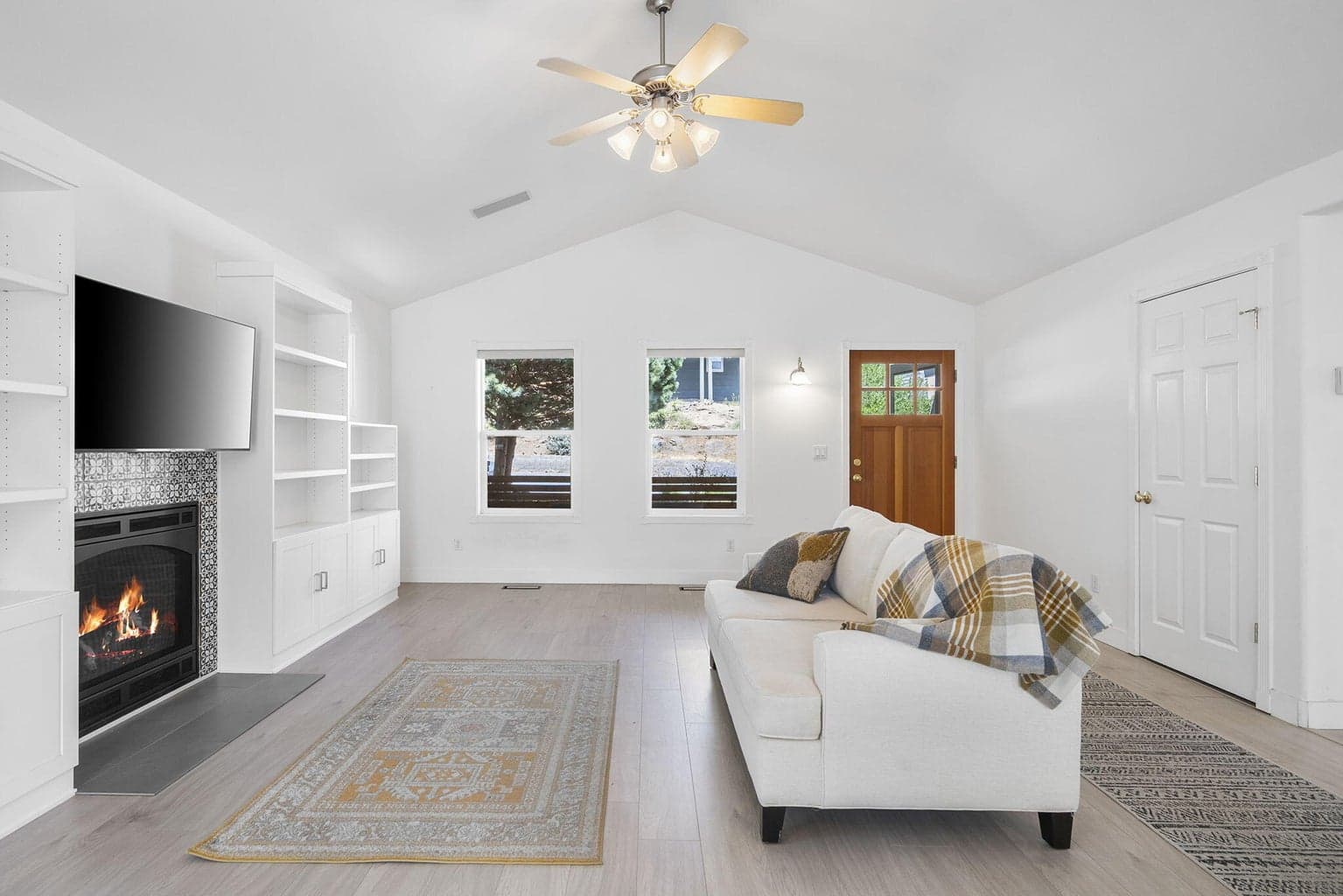 Photo of 2571 NW Monterey Pines Drive 6 of 33