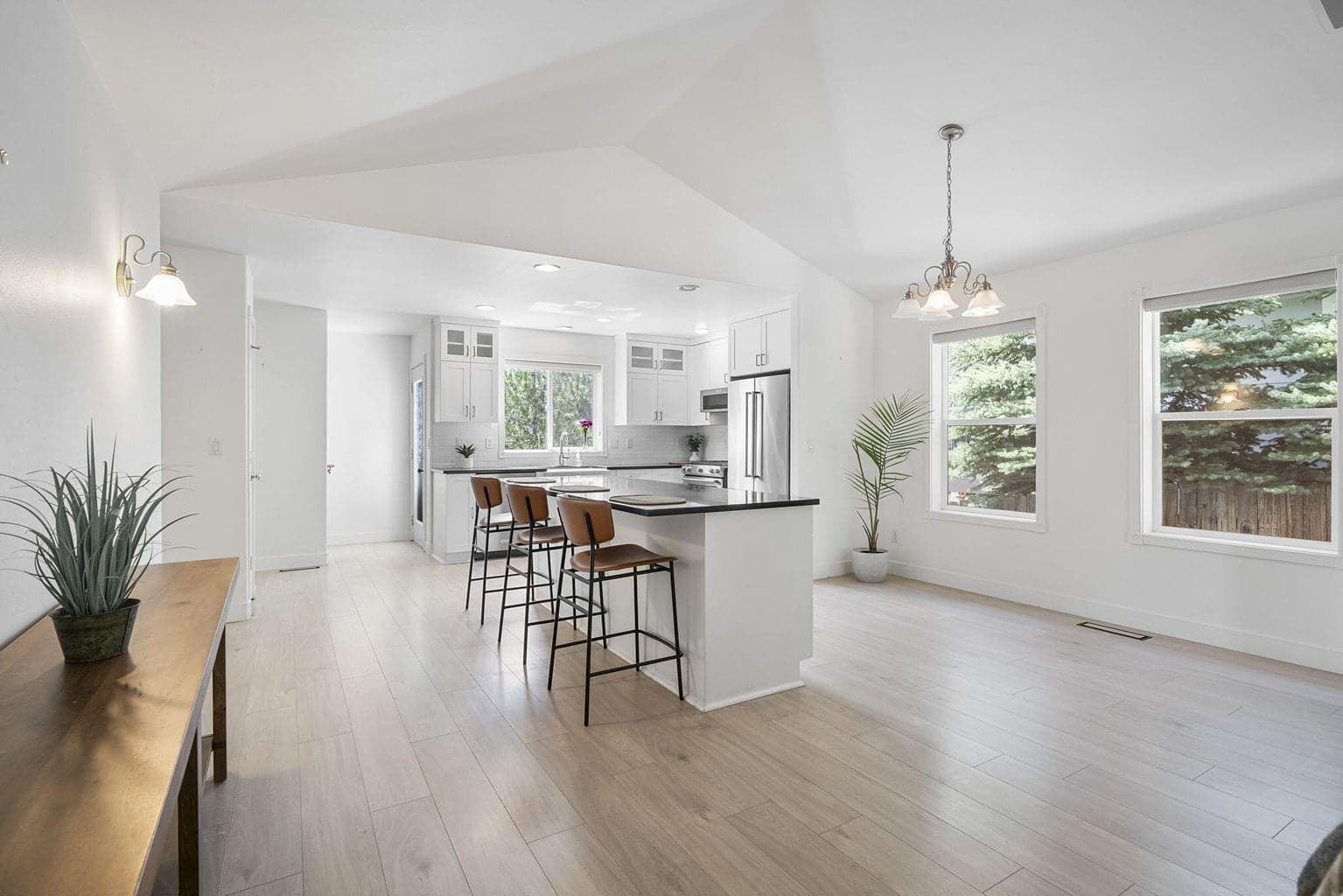 Photo of 2571 NW Monterey Pines Drive 10 of 33
