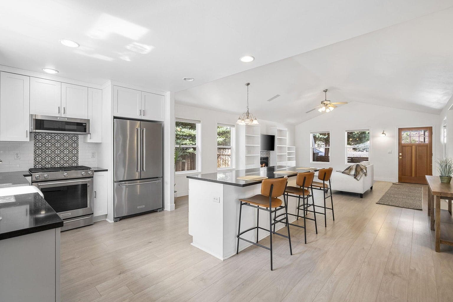 Photo of 2571 NW Monterey Pines Drive 11 of 33