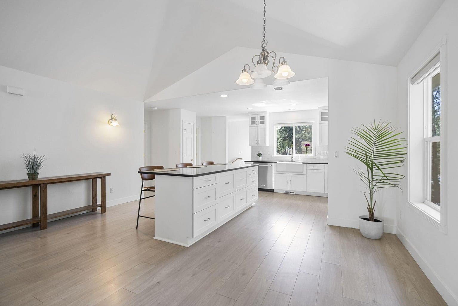 Photo of 2571 NW Monterey Pines Drive 9 of 33