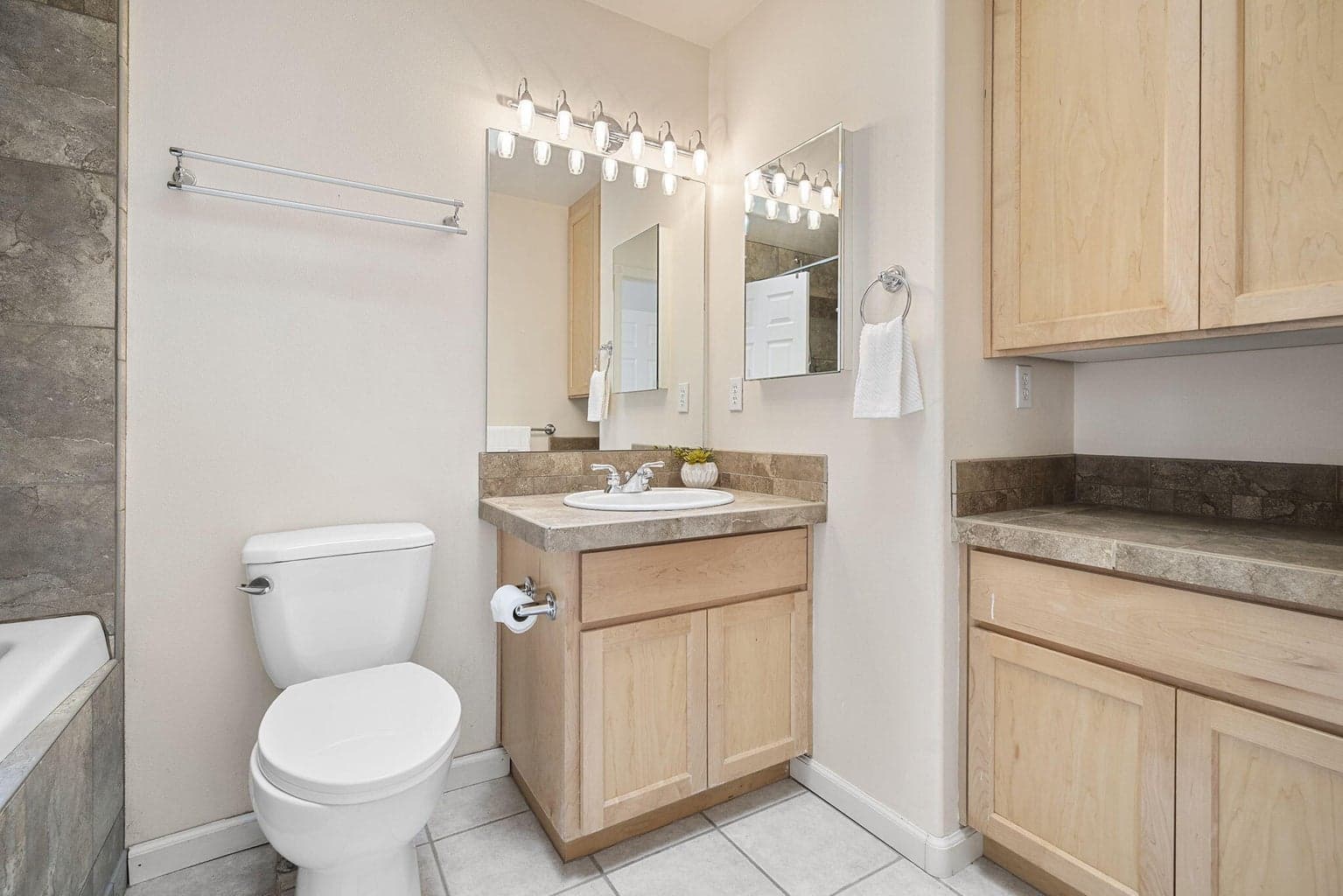 Photo of 2571 NW Monterey Pines Drive 17 of 33