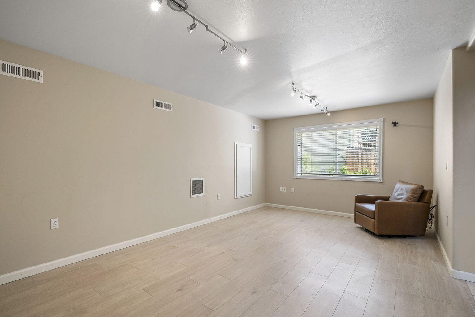 Photo of 2571 NW Monterey Pines Drive 22 of 33