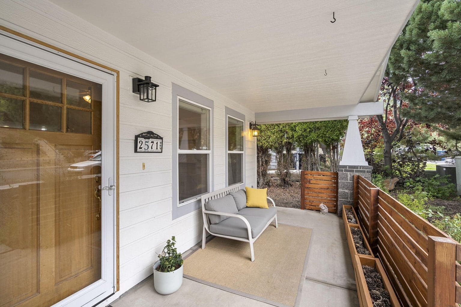 Photo of 2571 Monterey Pines 4 of 33