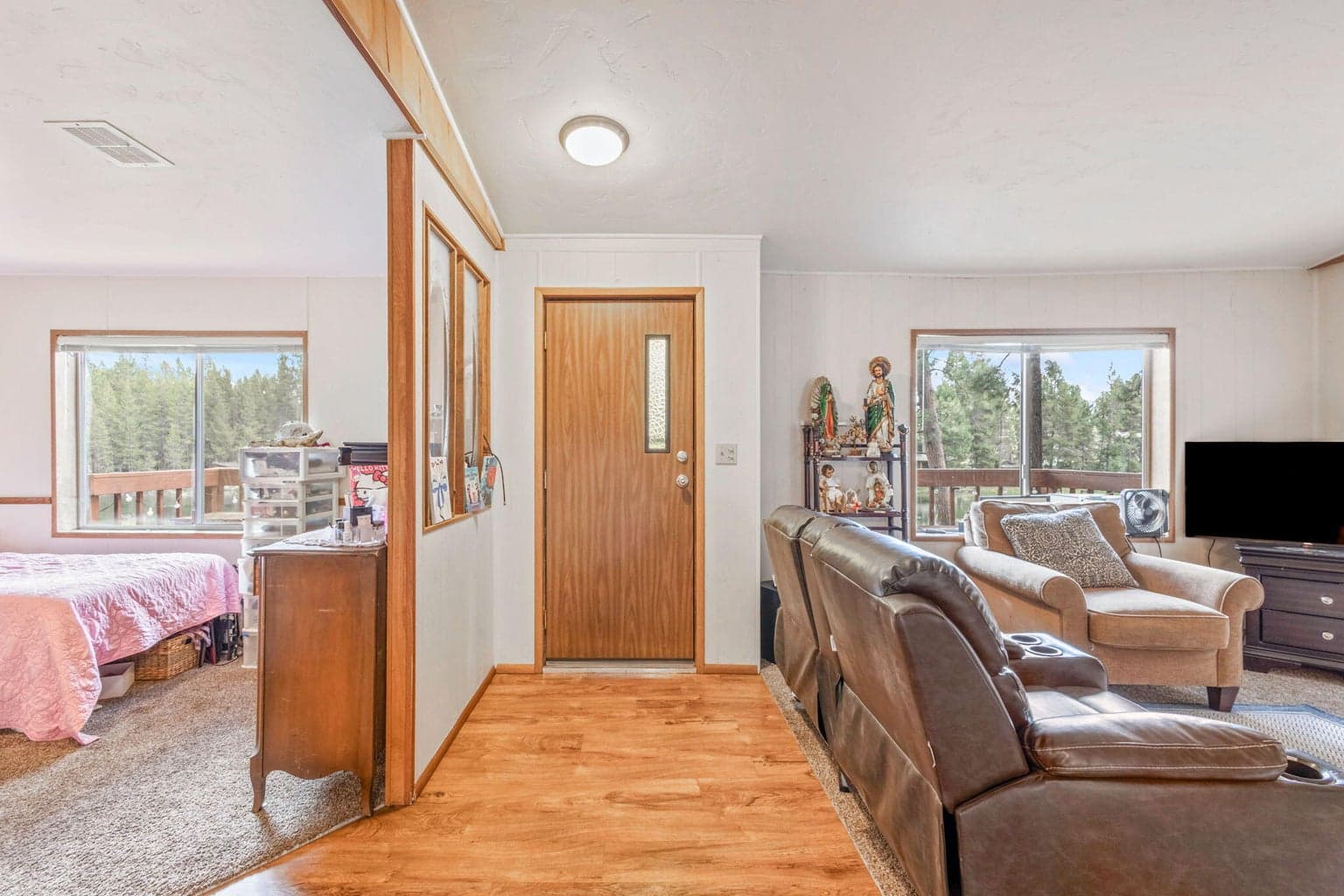 Photo of 17039 Upland Road 7 of 38