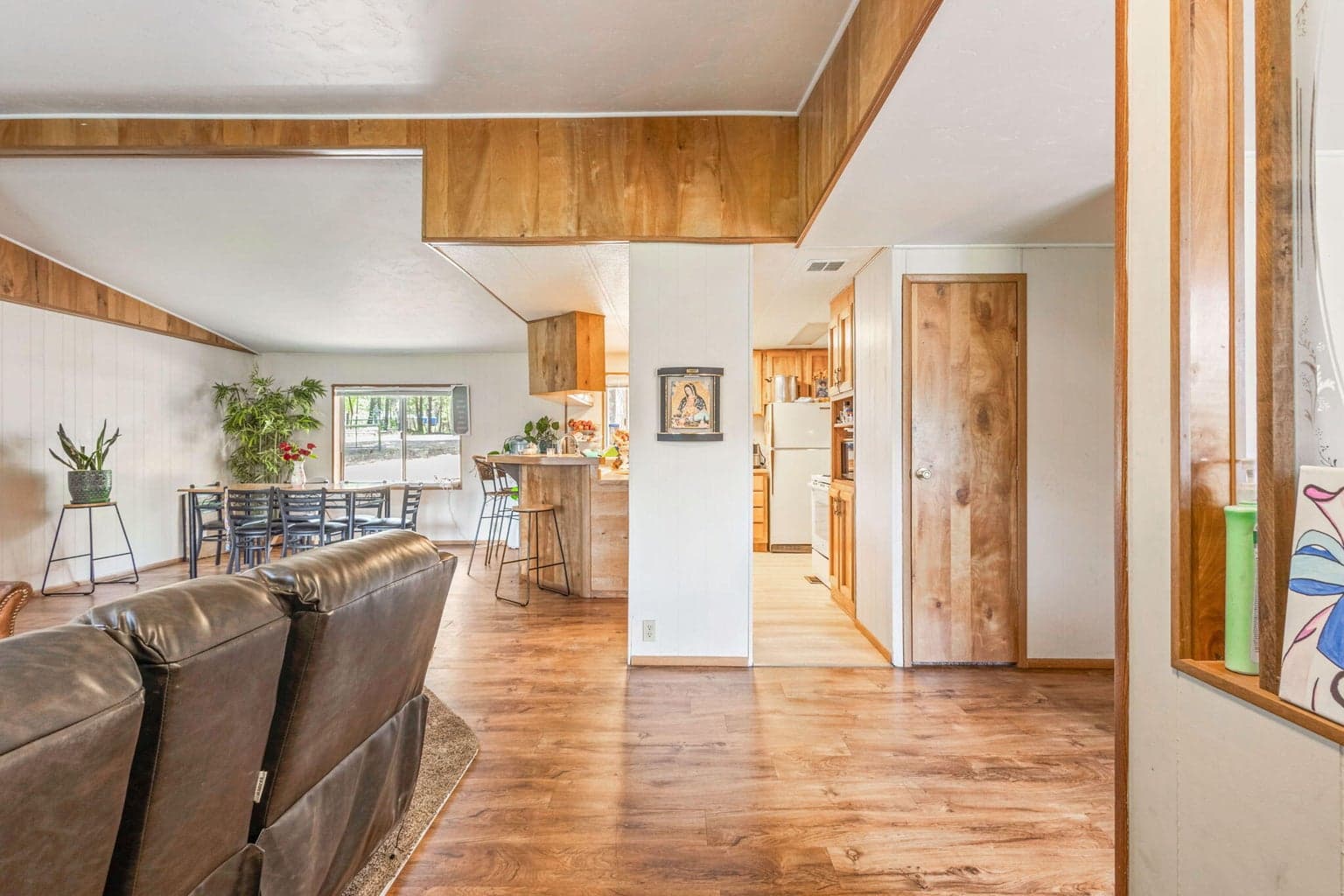 Photo of 17039 Upland Road 8 of 38