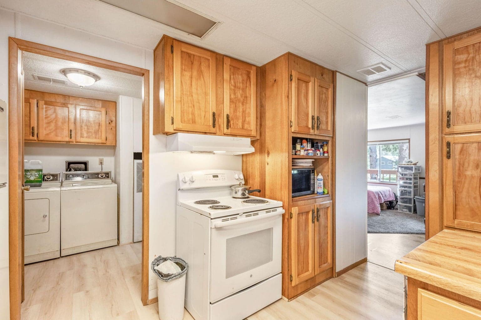 Photo of 17039 Upland Road 15 of 38