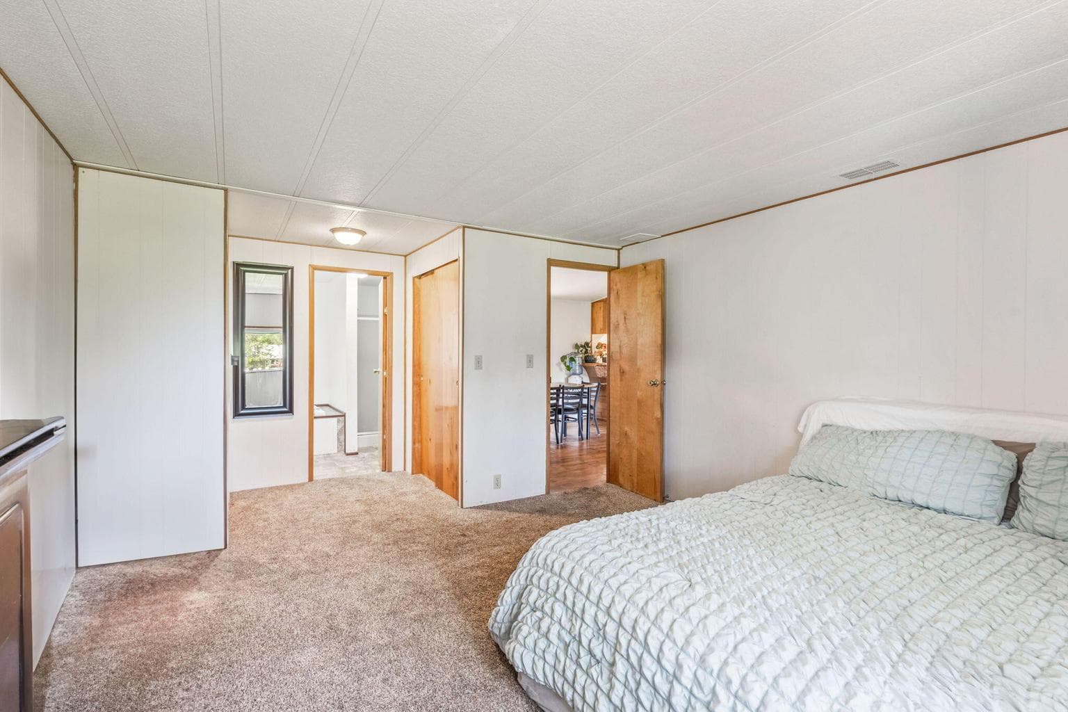 Photo of 17039 Upland Road 18 of 38
