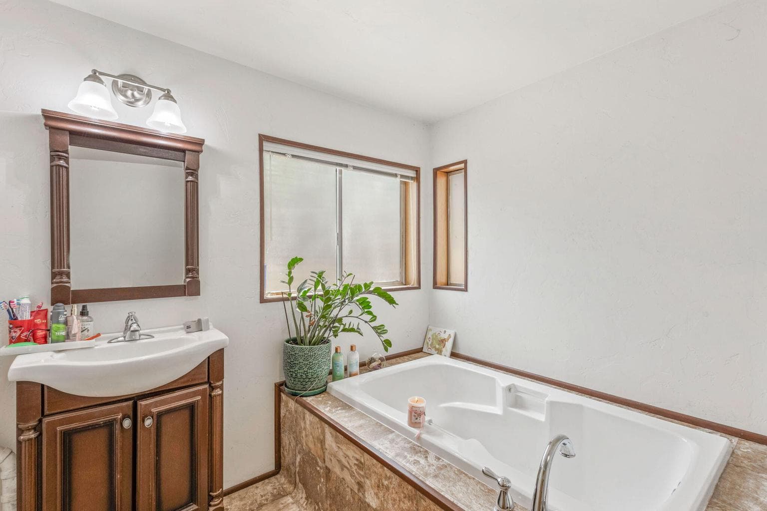 Photo of 17039 Upland Road 19 of 38