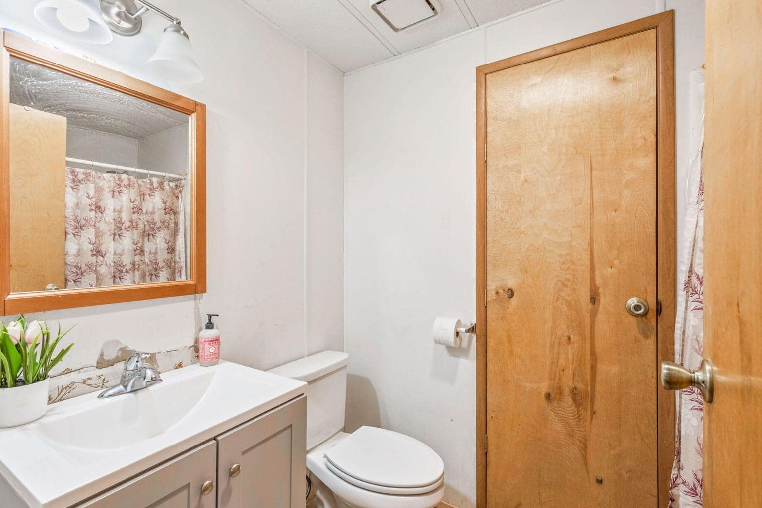 Photo of 17039 Upland Road 22 of 38