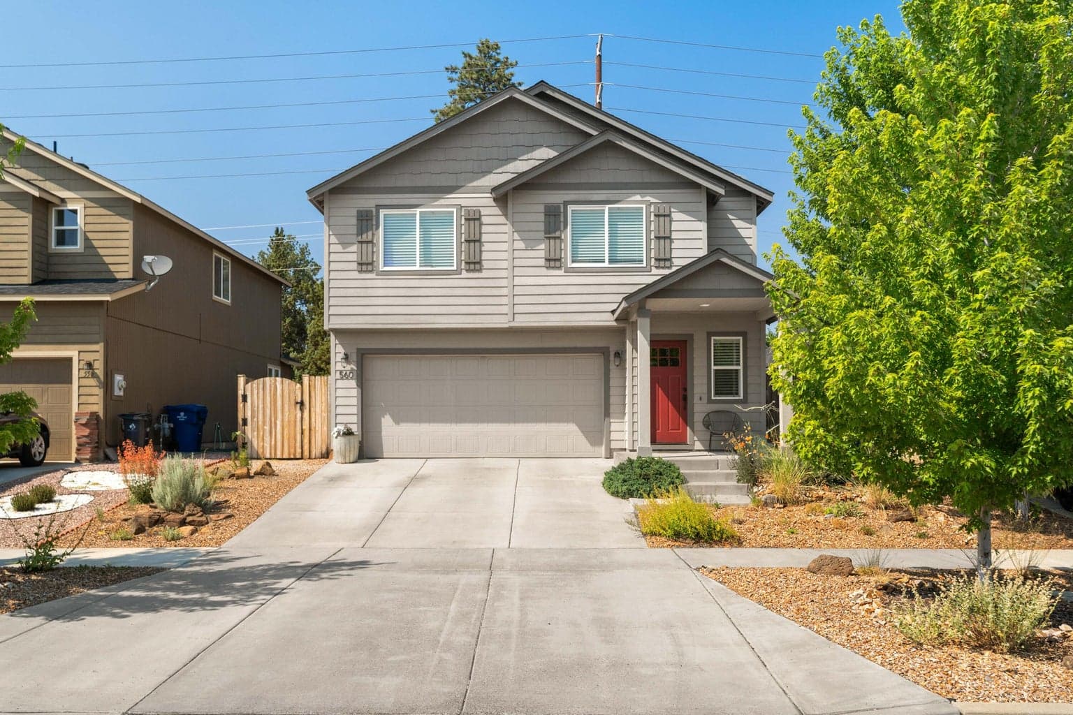 Photo of 560 Gleneden 2 of 32