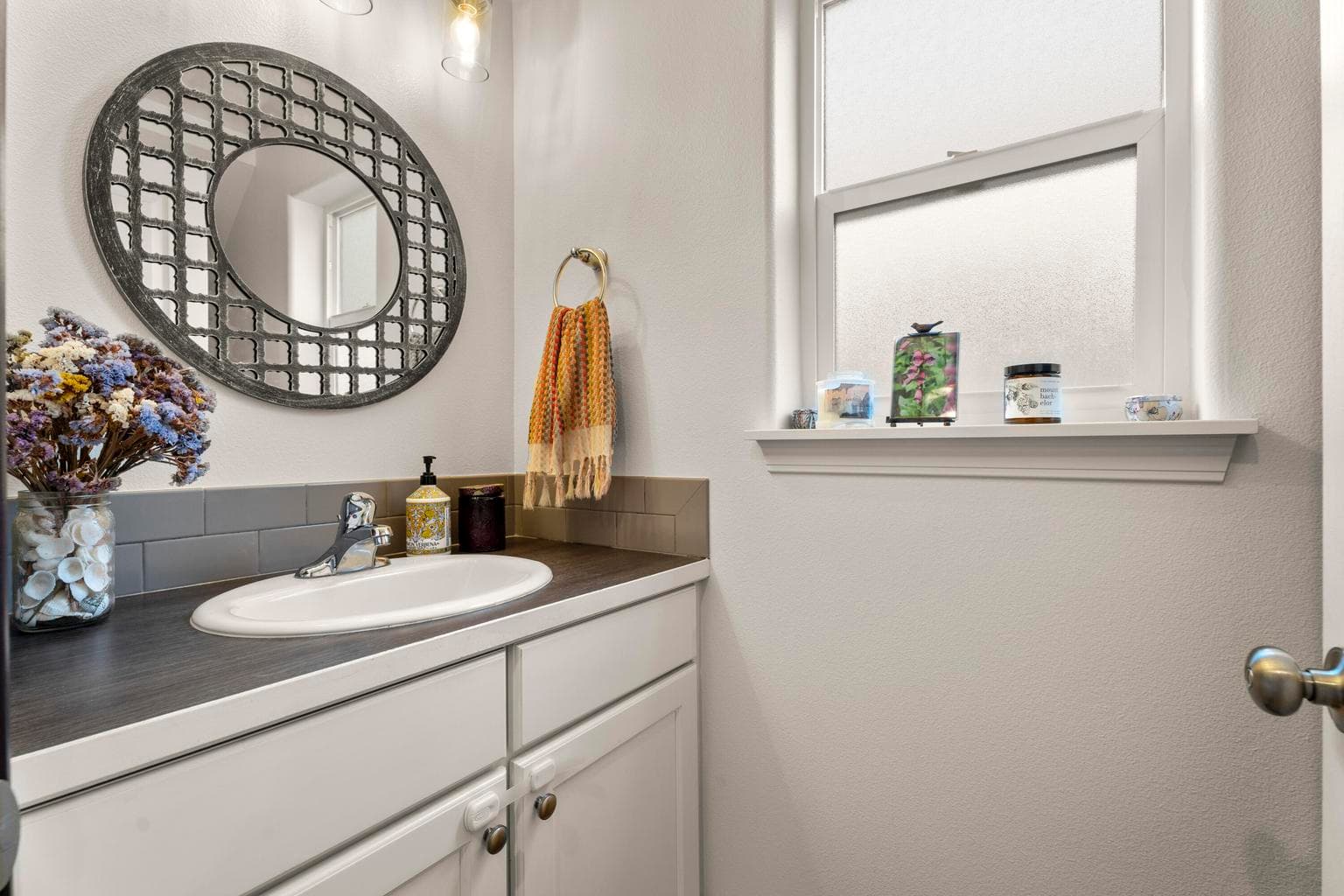 Photo of 560 Gleneden 5 of 32