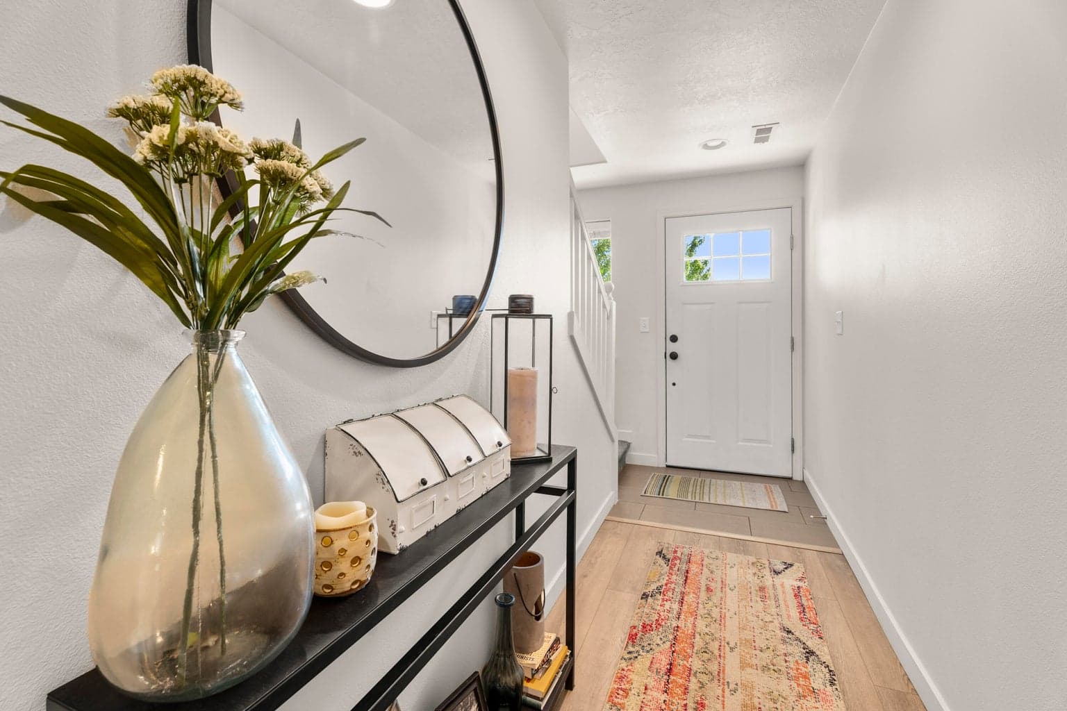 Photo of 560 SE Gleneden Place 6 of 32