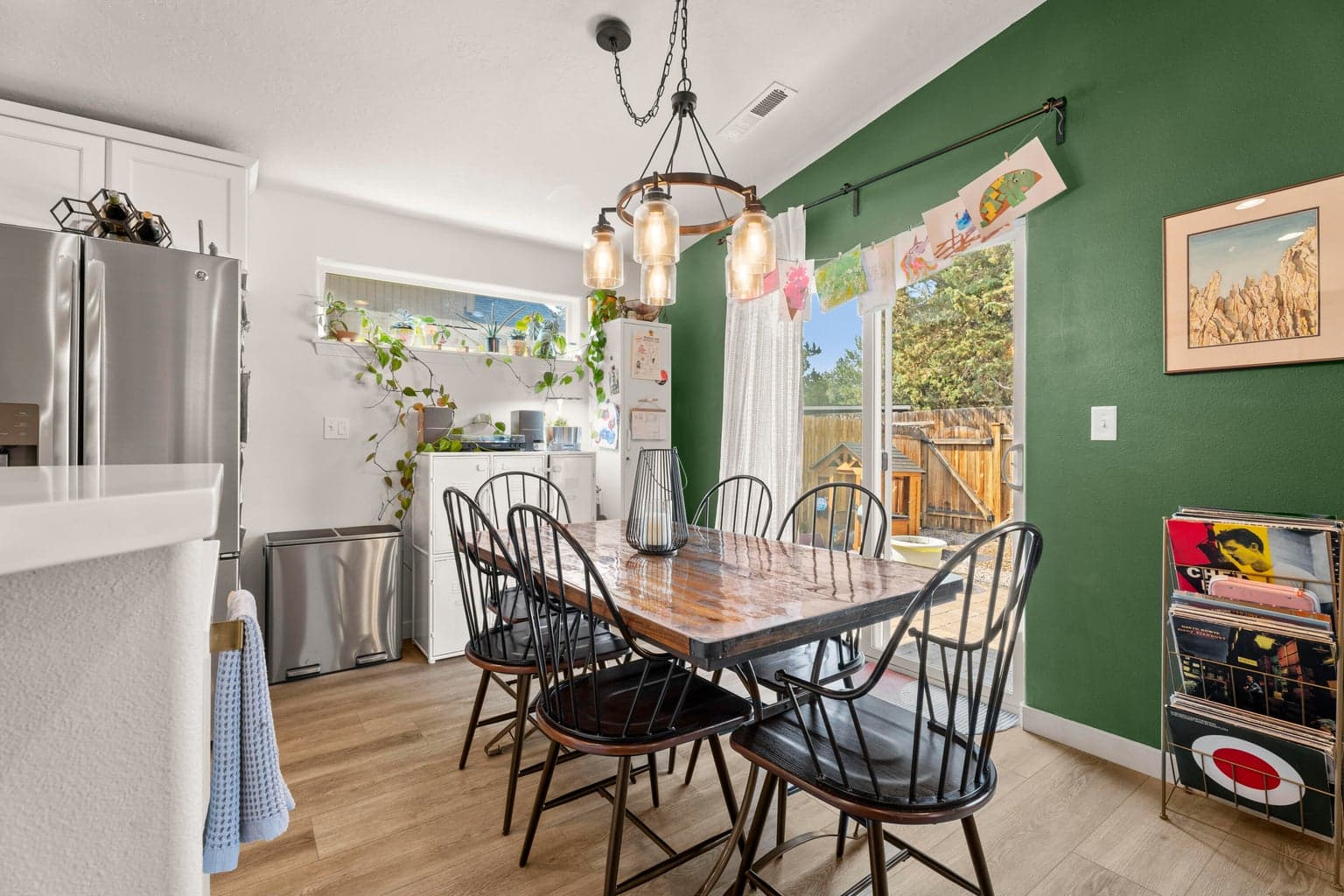 Photo of 560 SE Gleneden Place 11 of 32