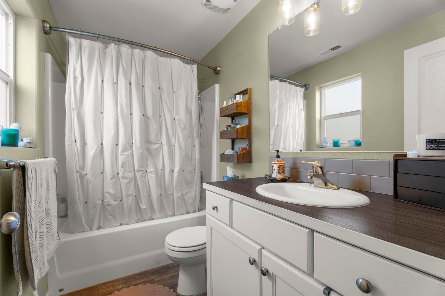 Photo of 560 SE Gleneden Place 20 of 32