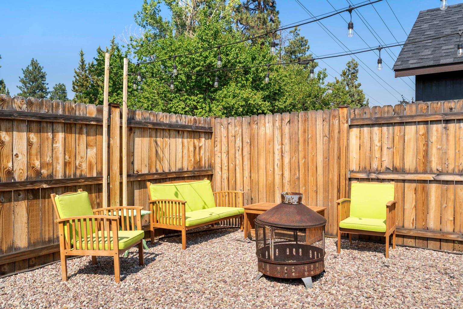 Photo of 560 SE Gleneden Place 24 of 32