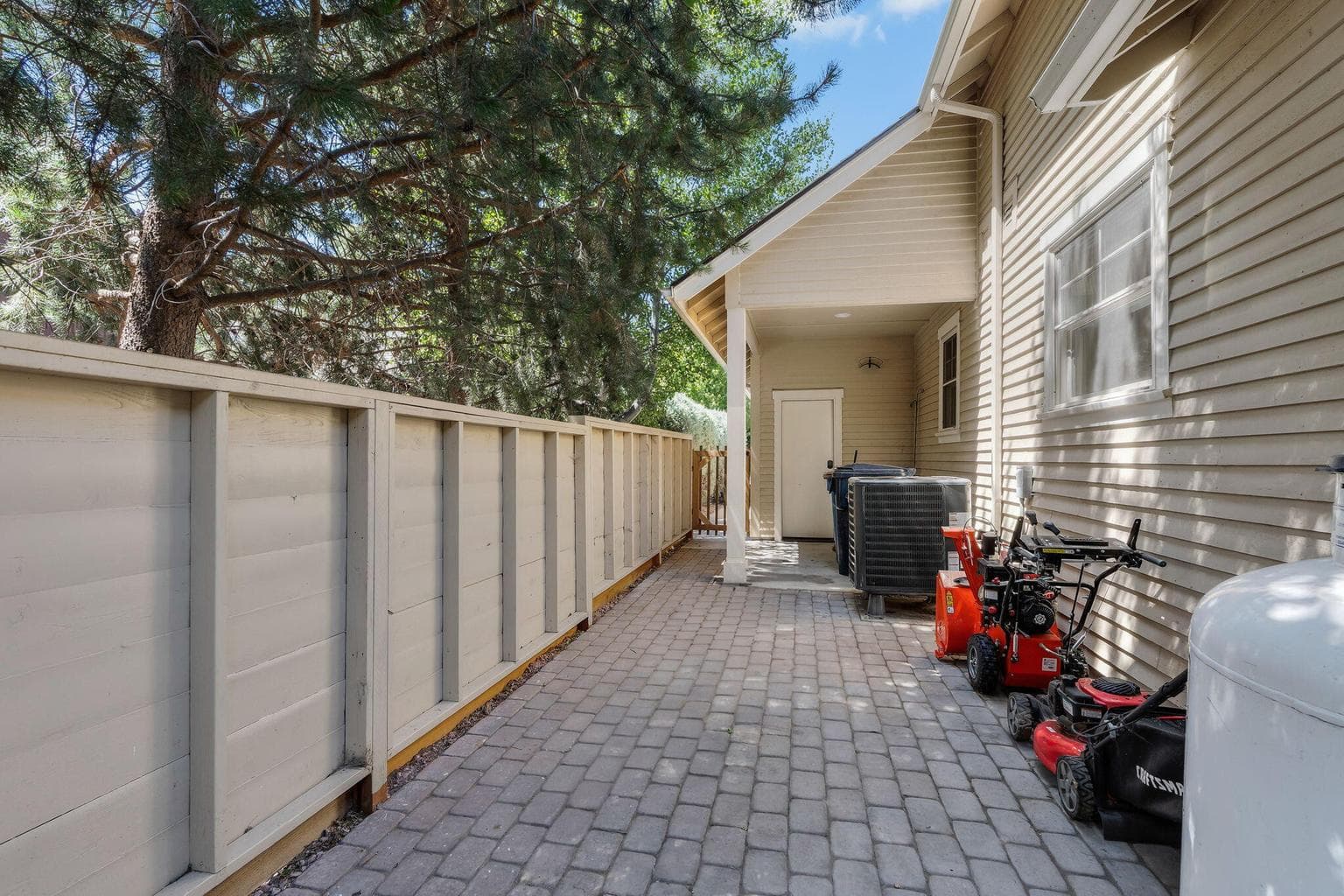 Photo of 459 W St Helens Avenue 61 of 70