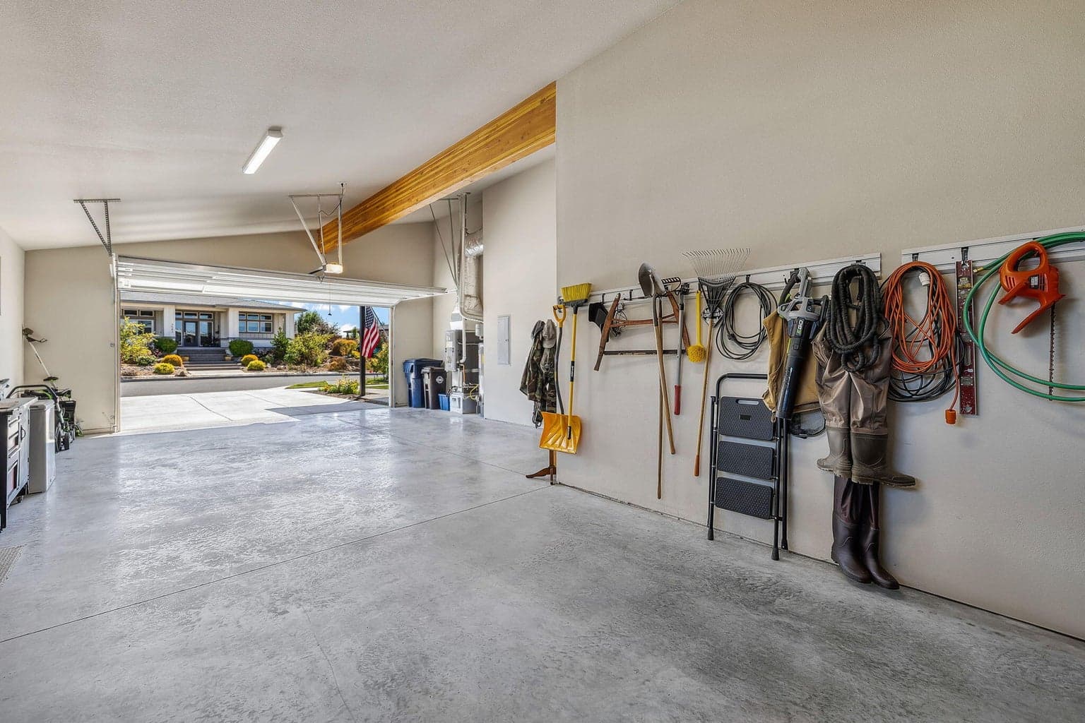 Photo of 3573 SW 44th Street 46 of 75