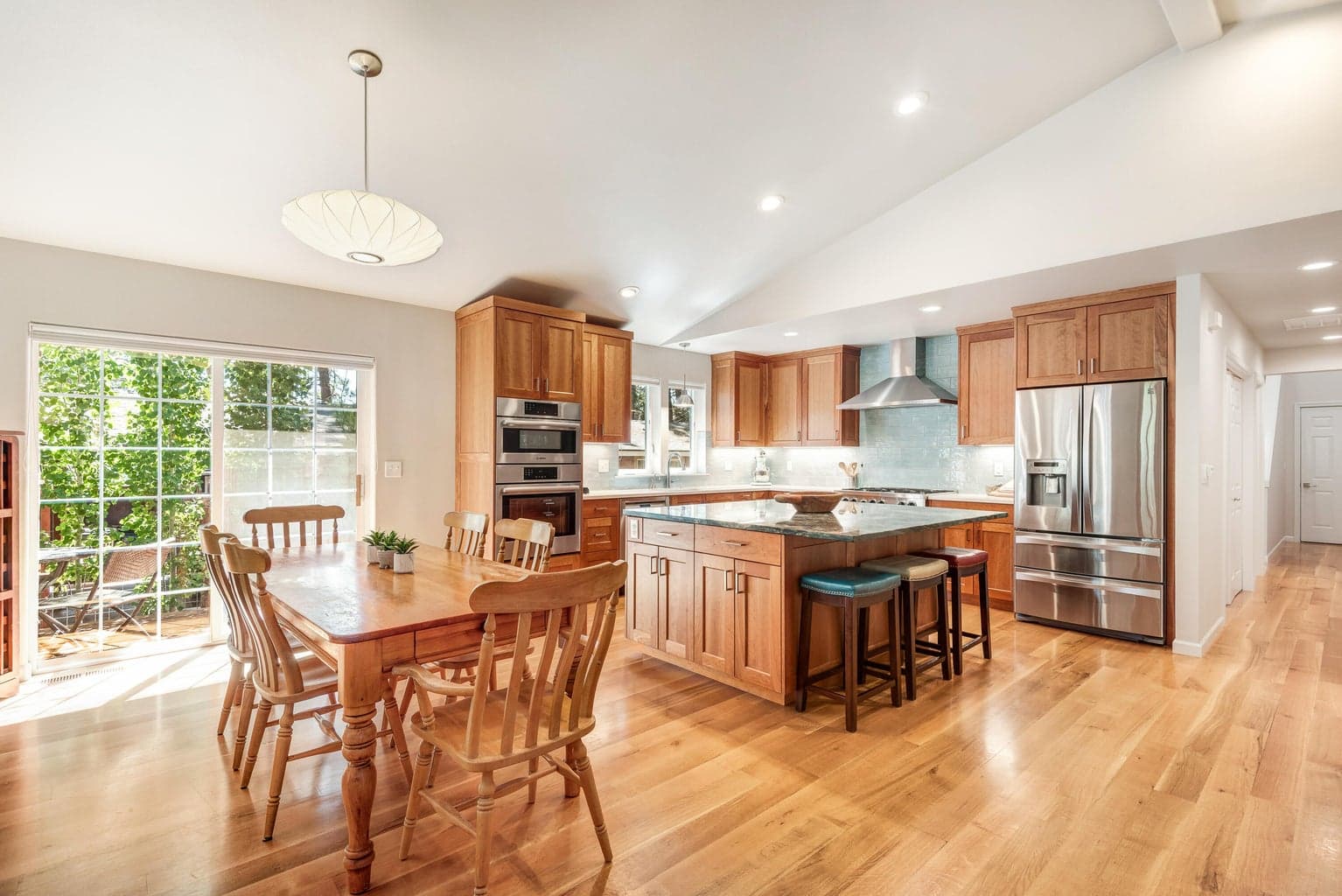 Photo of 1511 NW Jacksonville Avenue 12 of 32