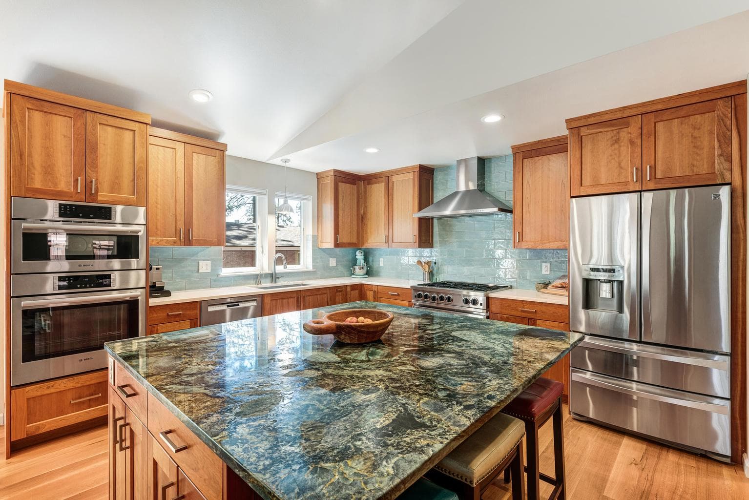 Photo of 1511 NW Jacksonville Avenue 13 of 32