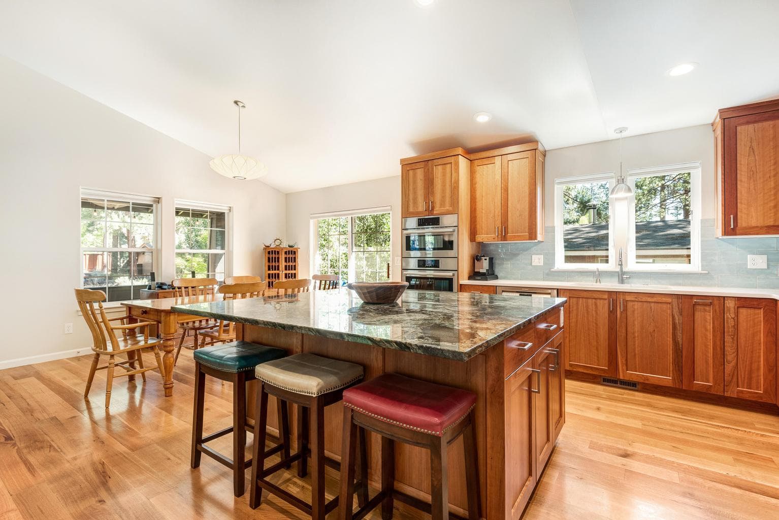 Photo of 1511 NW Jacksonville Avenue 15 of 32