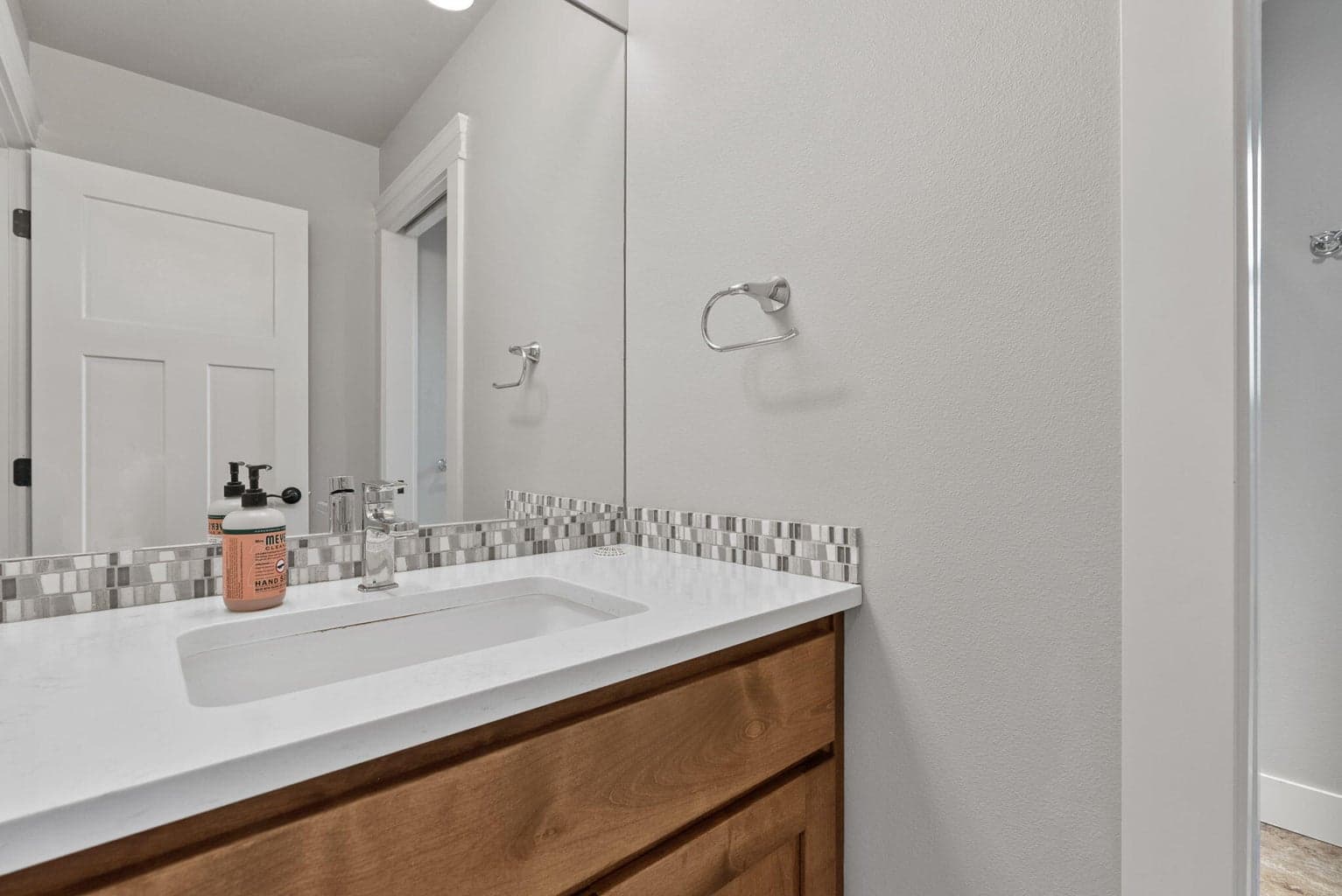 Photo of 2681 NW Nordeen Way 34 of 64