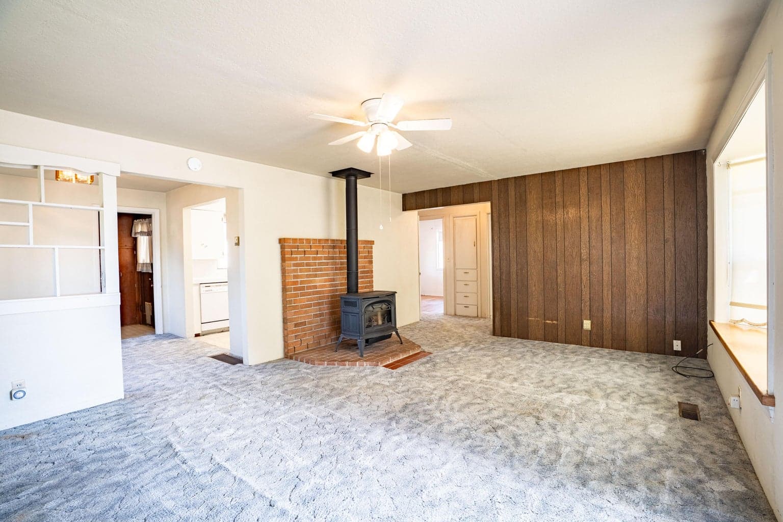Living room looking toward bedrooms/bathroom