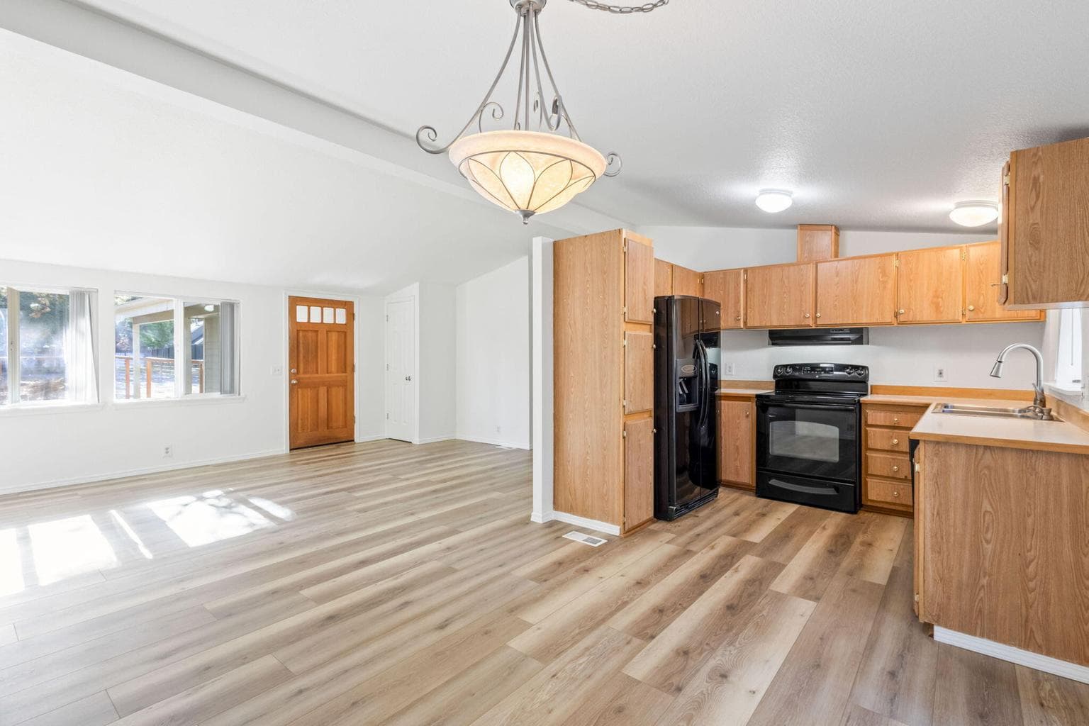 Photo of 59989 Hopi Road 10 of 48