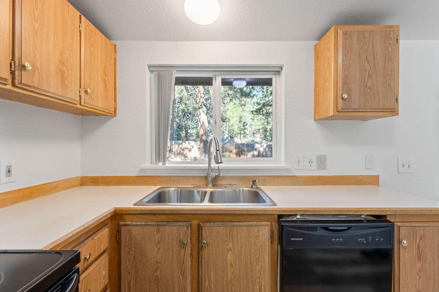 Photo of 59989 Hopi Road 12 of 48