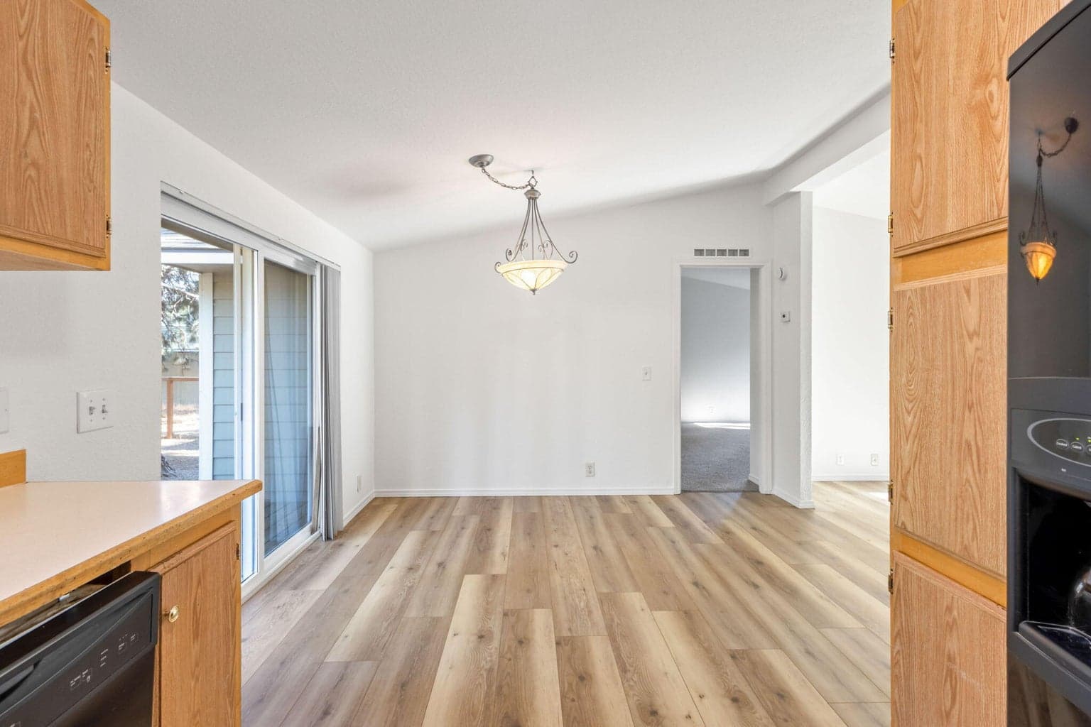 Photo of 59989 Hopi Road 13 of 48