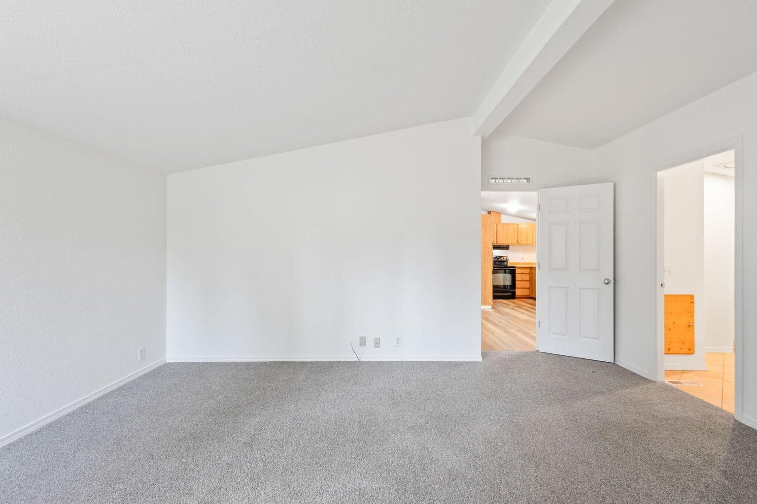 Photo of 59989 Hopi Road 15 of 48