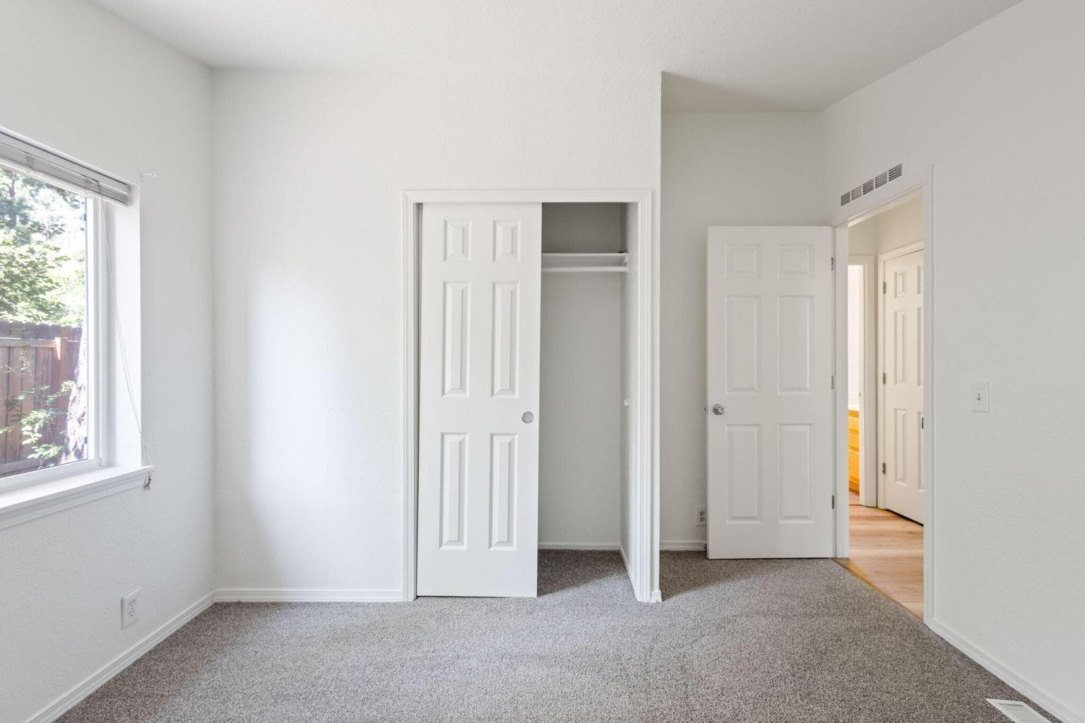 Photo of 59989 Hopi Road 23 of 48