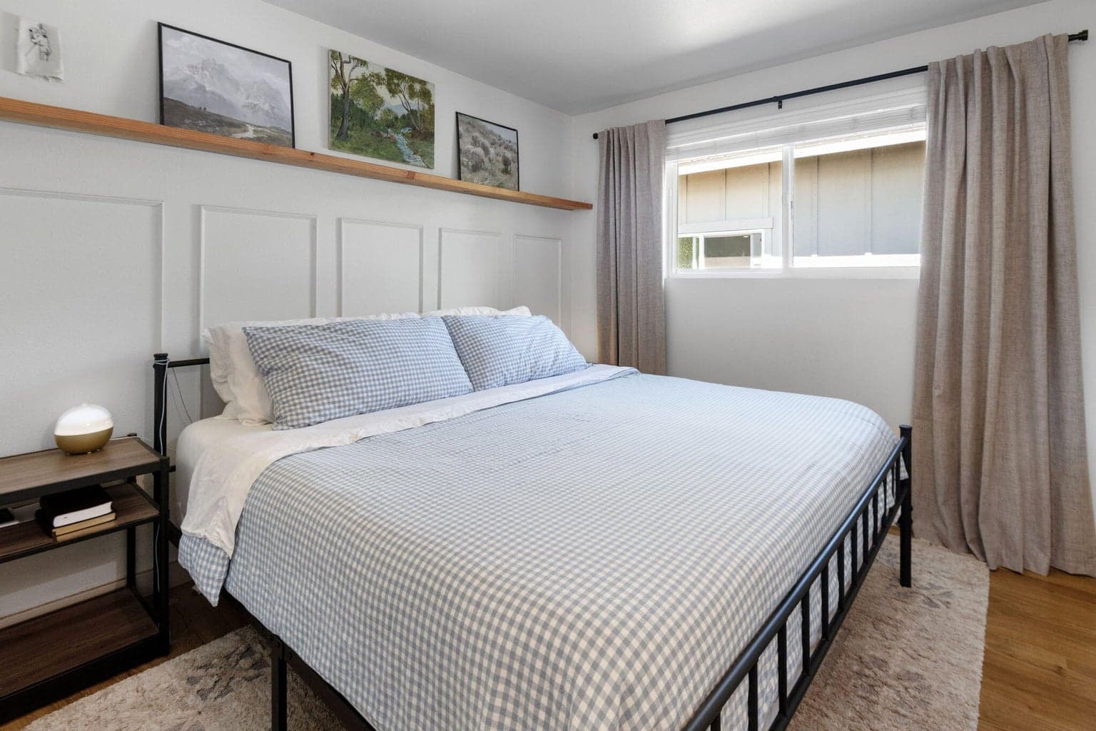 Primary bedroom can accommodate a king size bed