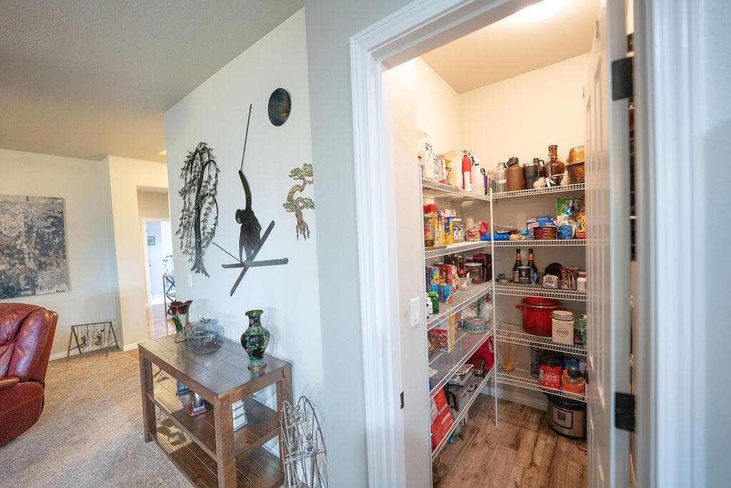 Photo of 2943 SW 50th Street 8 of 59