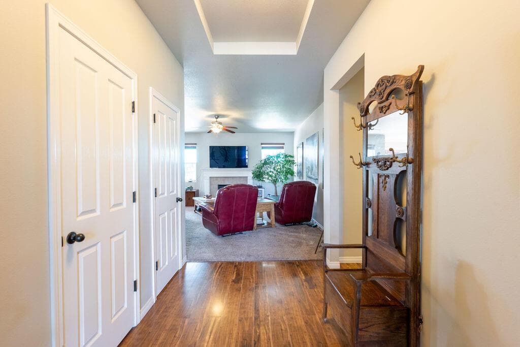 Photo of 2943 SW 50th Street 9 of 59