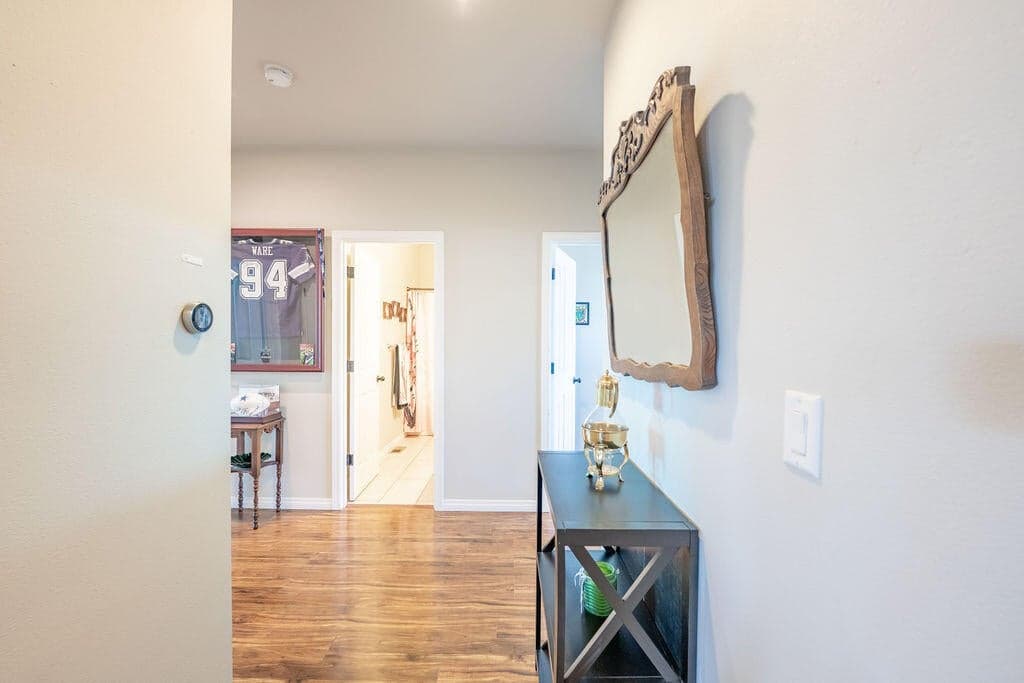 Photo of 2943 SW 50th Street 10 of 59
