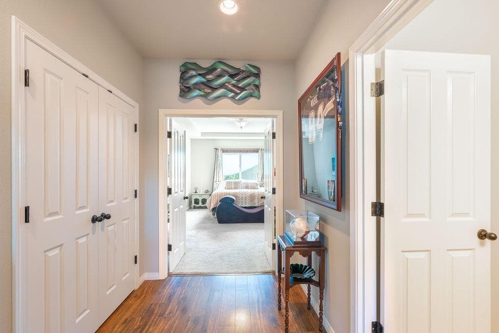 Photo of 2943 SW 50th Street 11 of 59