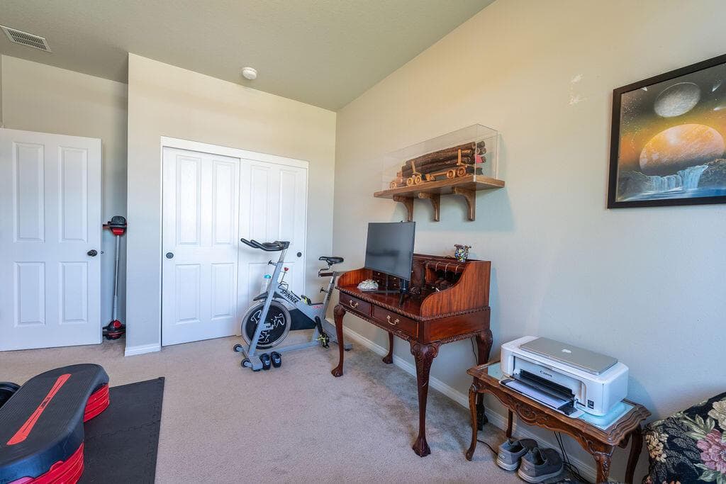 Photo of 2943 SW 50th Street 16 of 59