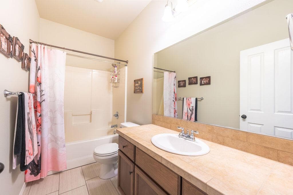 Photo of 2943 SW 50th Street 17 of 59