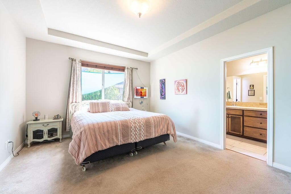 Photo of 2943 SW 50th Street 21 of 59