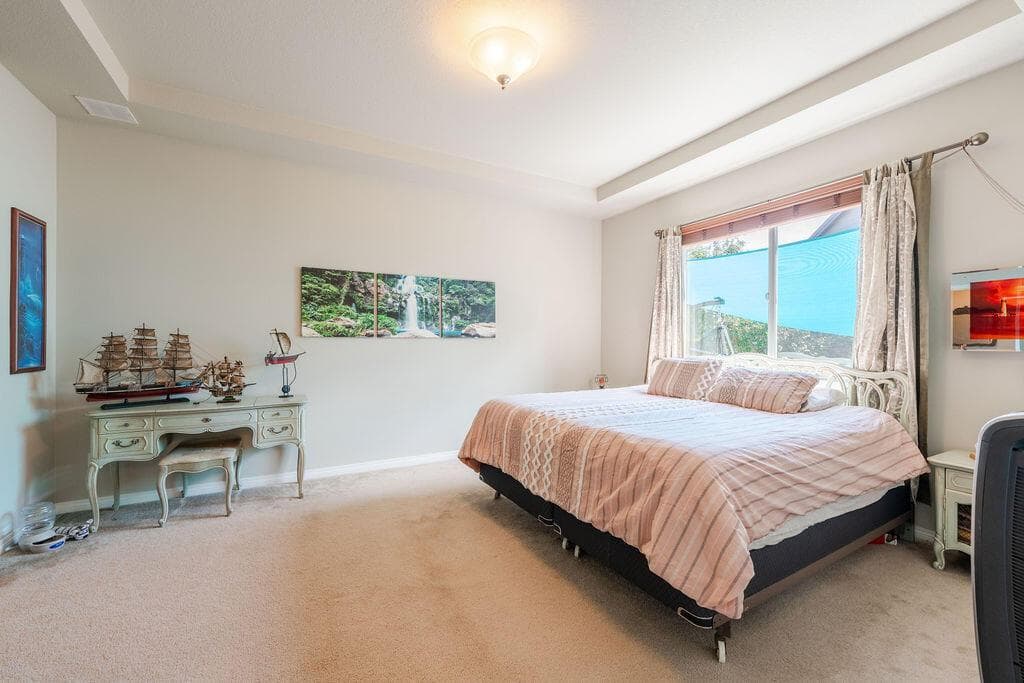 Photo of 2943 SW 50th Street 22 of 59