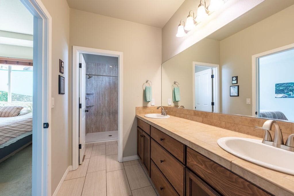 Photo of 2943 SW 50th Street 24 of 59
