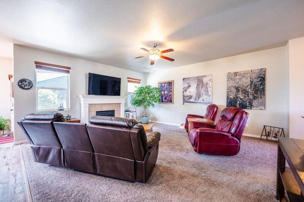 Photo of 2943 SW 50th Street 31 of 59