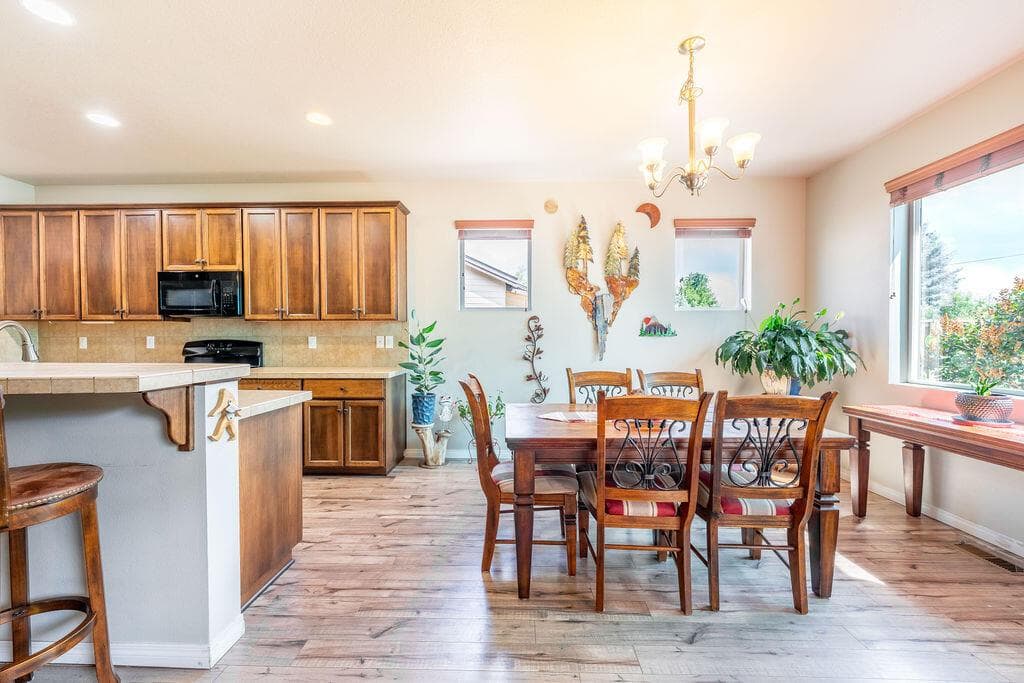 Photo of 2943 SW 50th Street 34 of 59