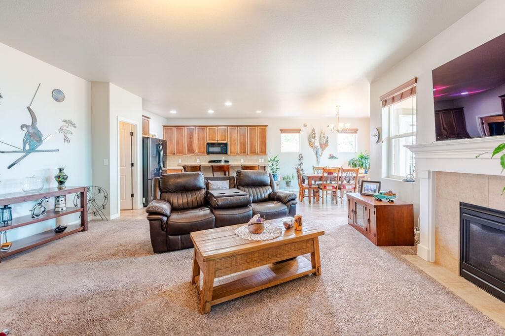 Photo of 2943 SW 50th Street 35 of 59