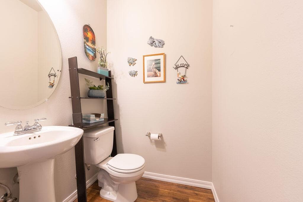 Photo of 2943 SW 50th Street 41 of 59