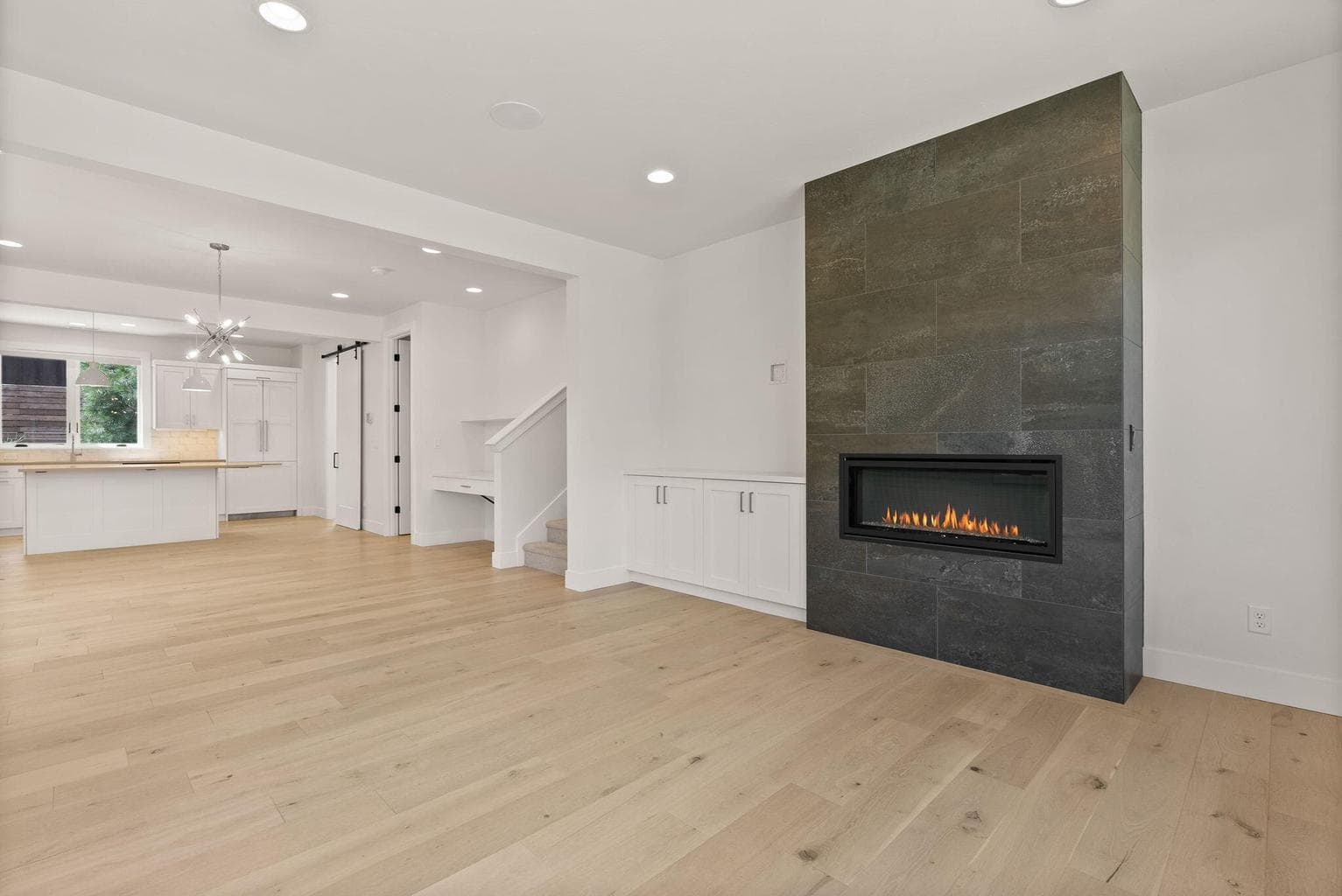 Photo of 61309 Howe 5 of 42